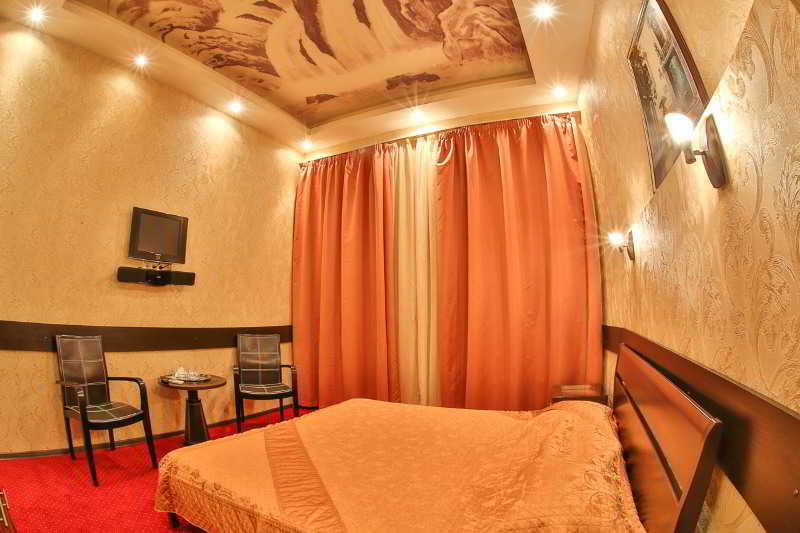 Alex Hotel on Marata 3