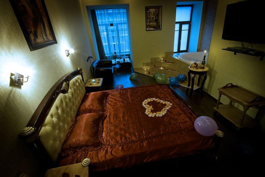 Alex Hotel on Marata 3