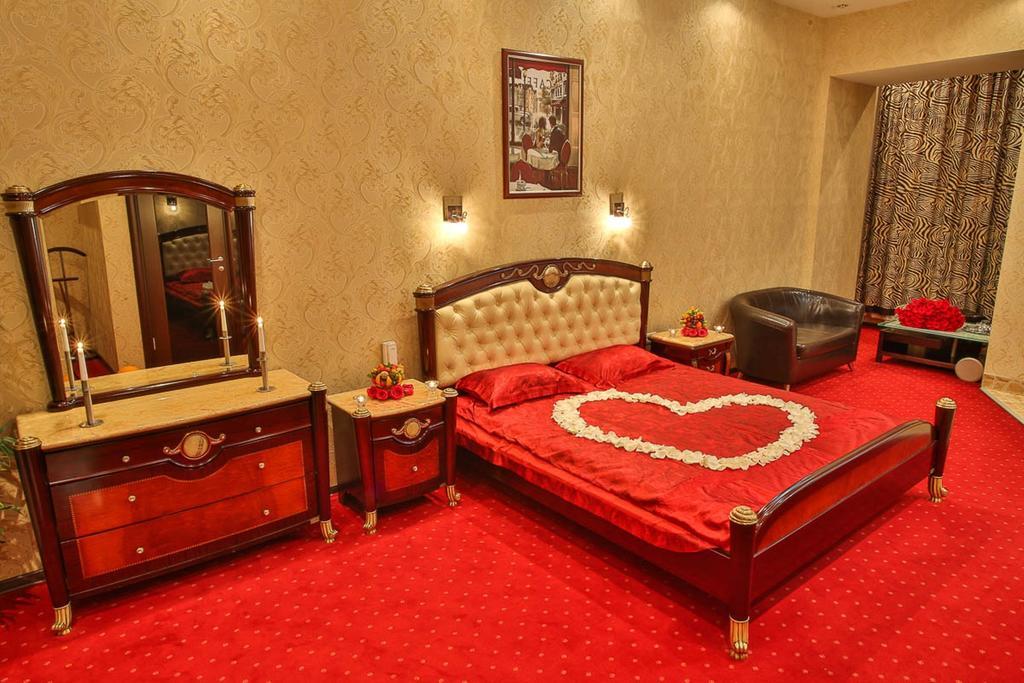 Alex Hotel on Marata 3