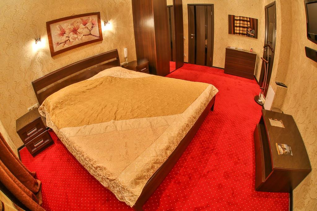 Alex Hotel on Marata 3