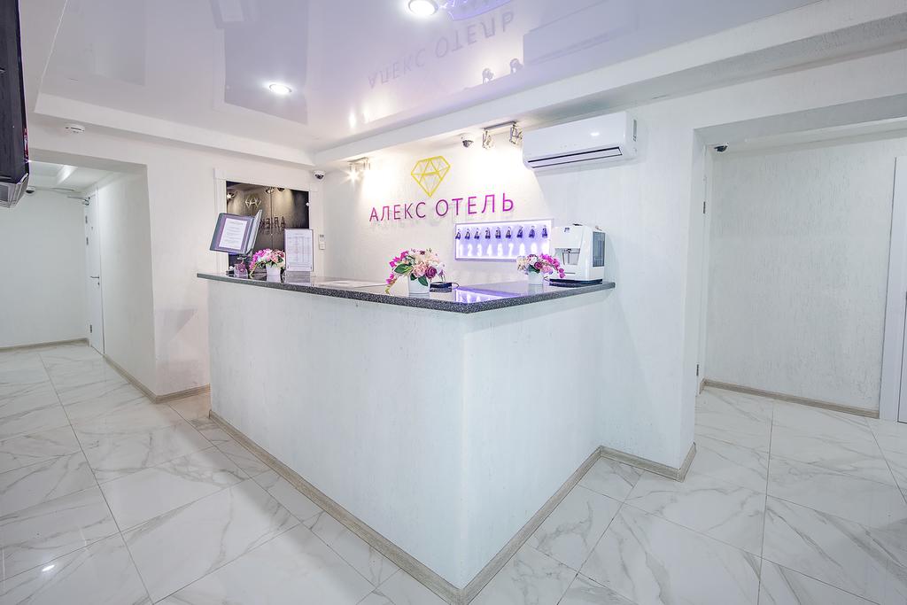 Alex Hotel On Rybatskaya