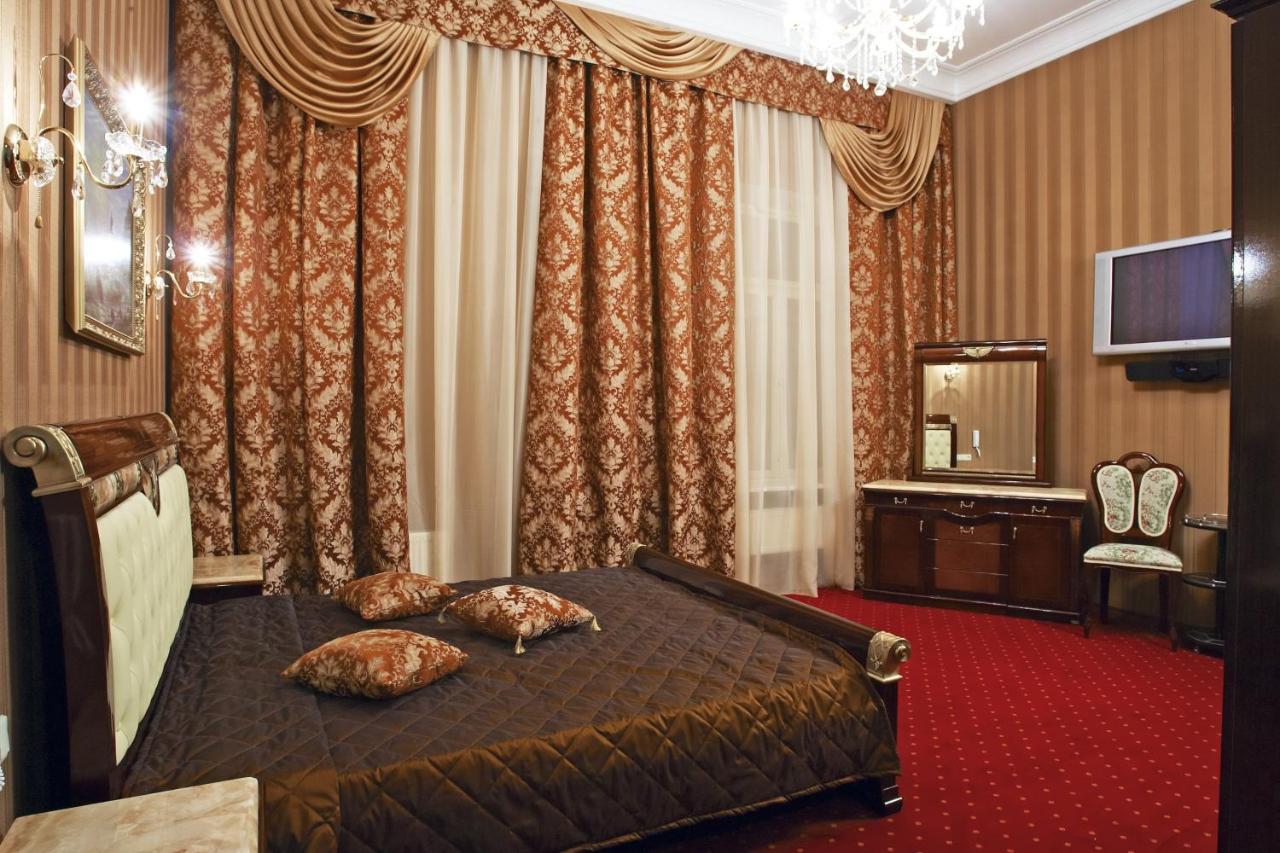 Alex Hotel on Vasilyevsky