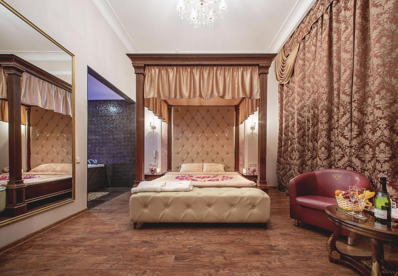 Alex Hotel on Vasilyevsky