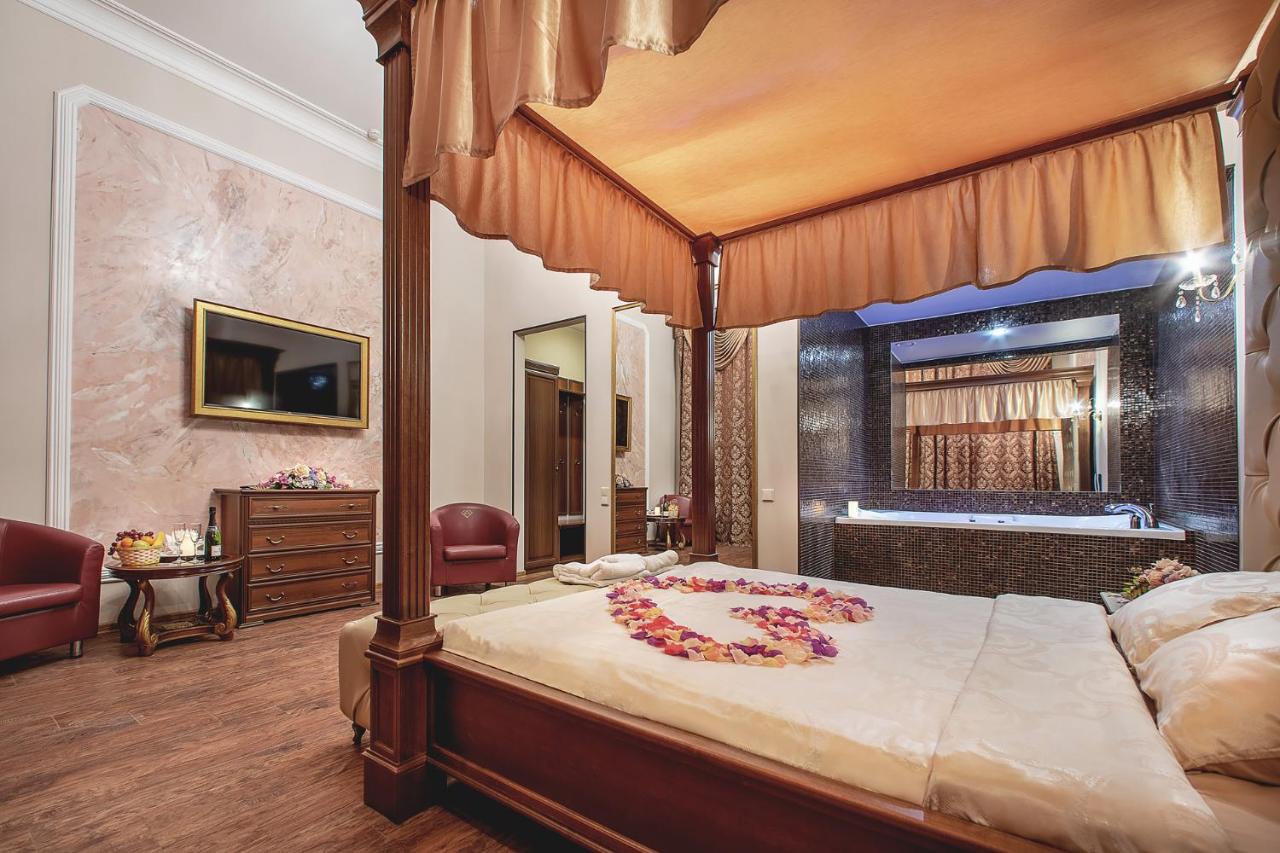 Alex Hotel on Vasilyevsky