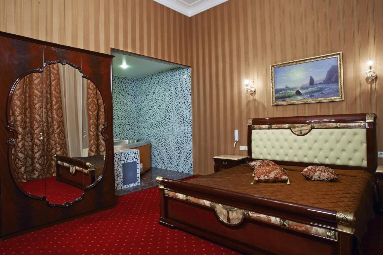 Alex Hotel on Vasilyevsky