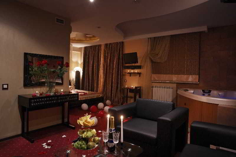 Alex Otel na Budapeshtskoy