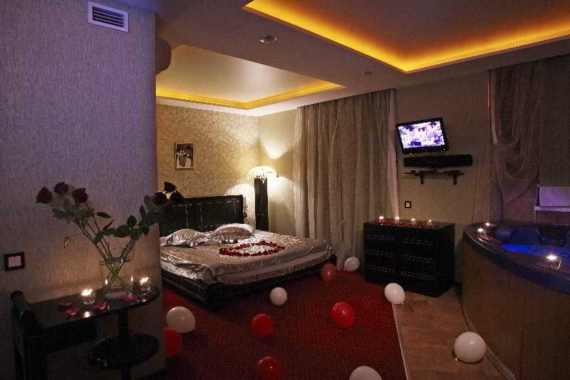 Alex Otel na Budapeshtskoy