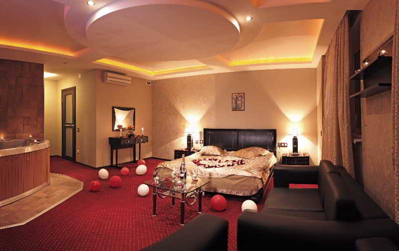 Alex Otel na Budapeshtskoy