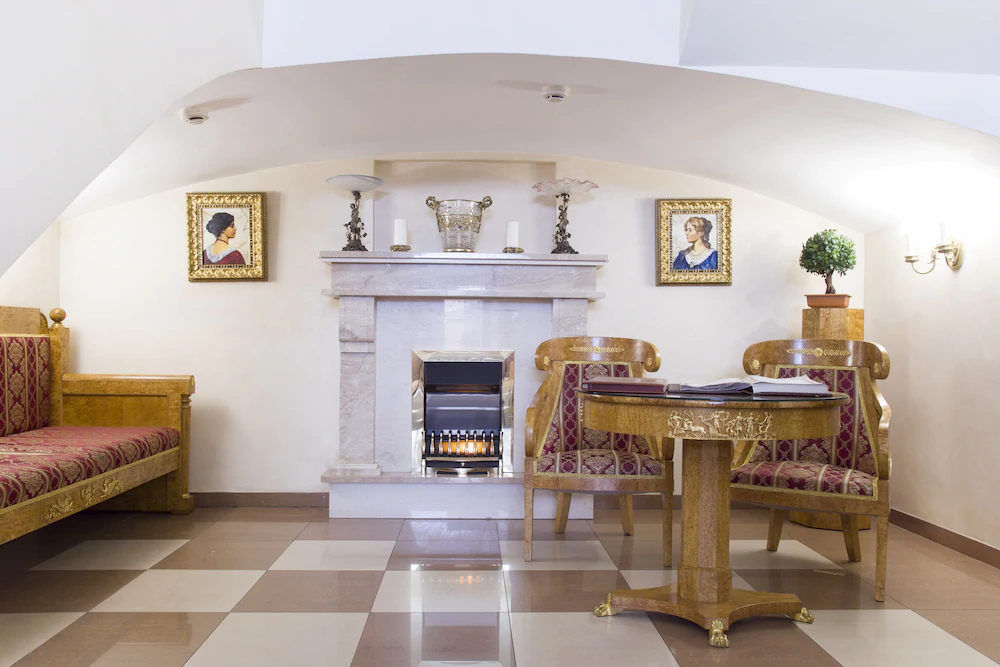 Aristocrat Boutique Hotel