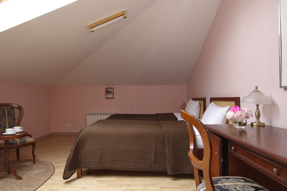 Aristocrat Boutique Hotel