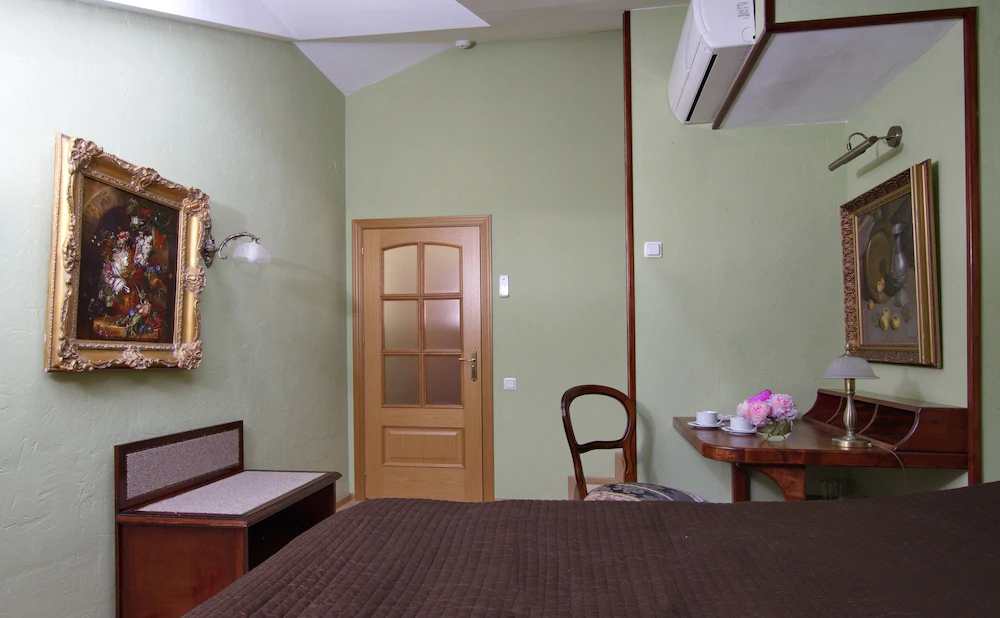 Aristocrat Boutique Hotel