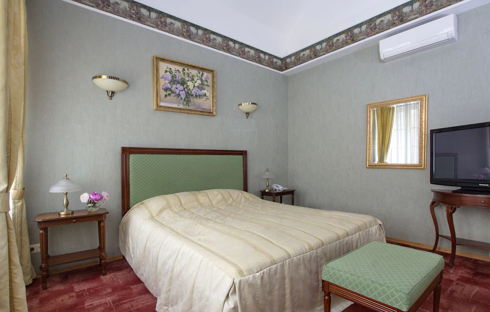 Aristocrat Boutique Hotel