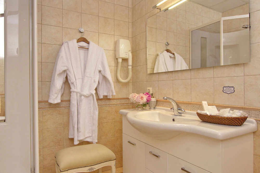 Aristocrat Boutique Hotel
