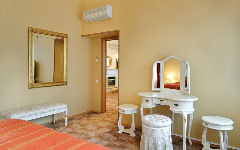 Aristocrat Boutique Hotel