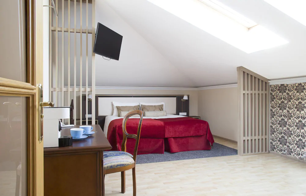Aristocrat Boutique Hotel