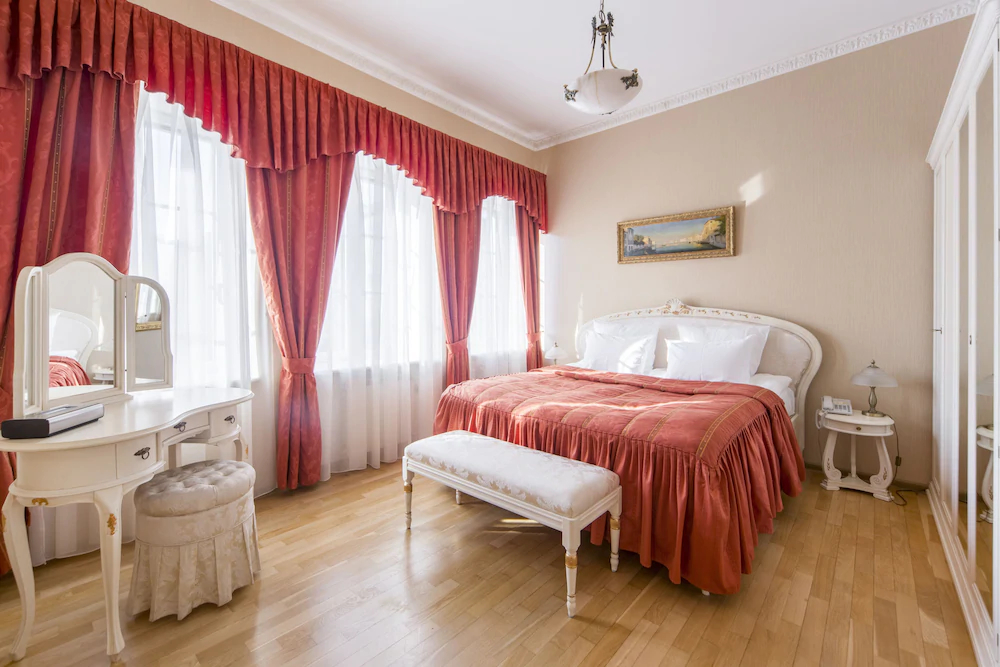 Aristocrat Boutique Hotel