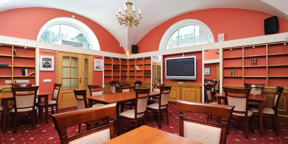 Aristocrat Boutique Hotel