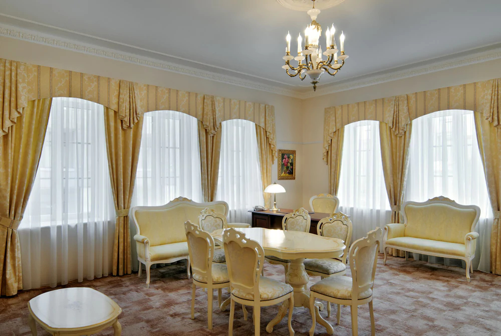 Aristocrat Boutique Hotel