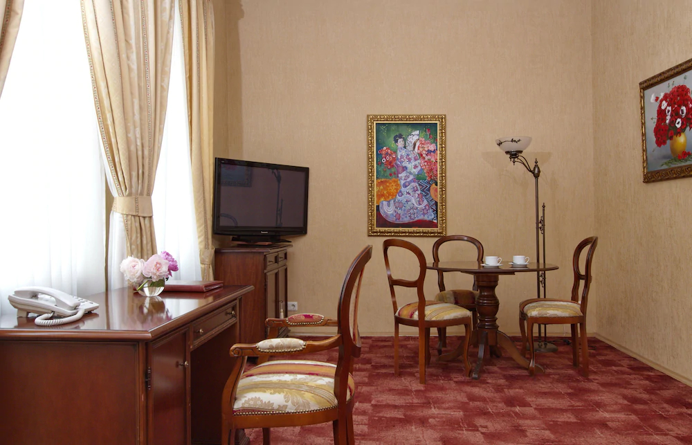 Aristocrat Boutique Hotel
