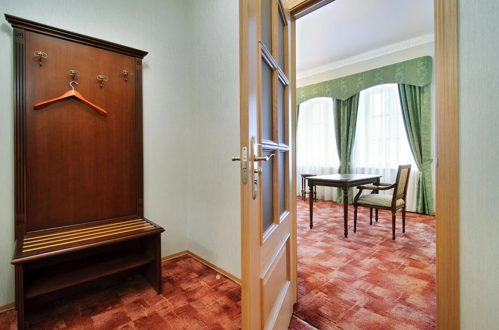 Aristocrat Boutique Hotel