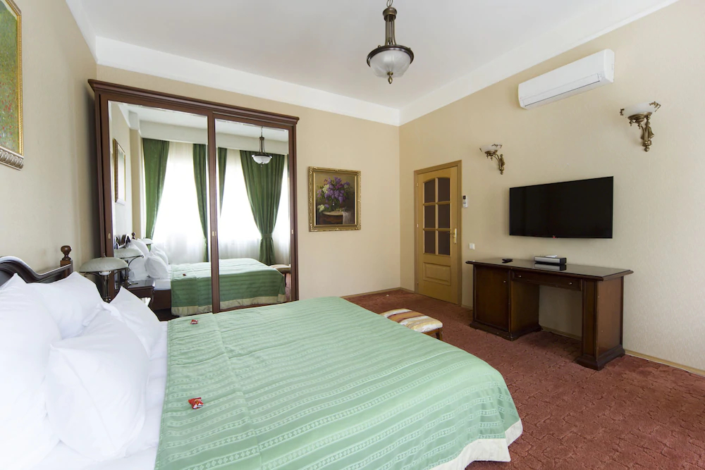 Aristocrat Boutique Hotel