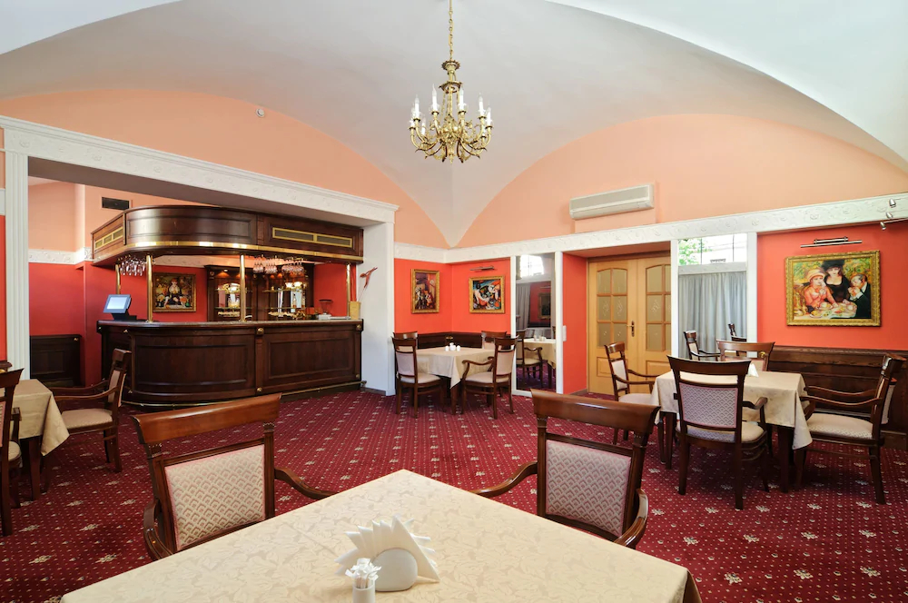 Aristocrat Boutique Hotel