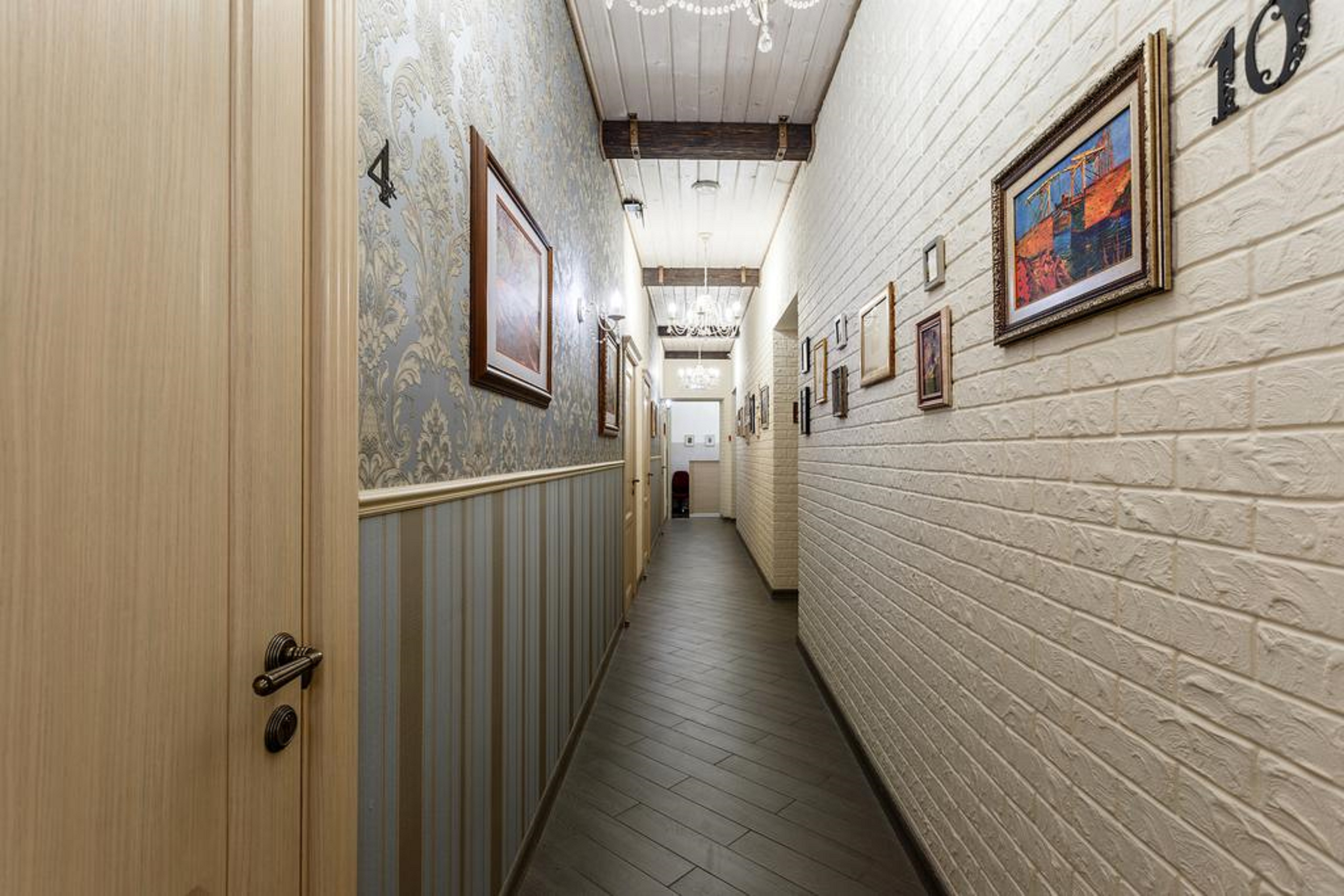 Guest rooms at Chaykovskogo 22