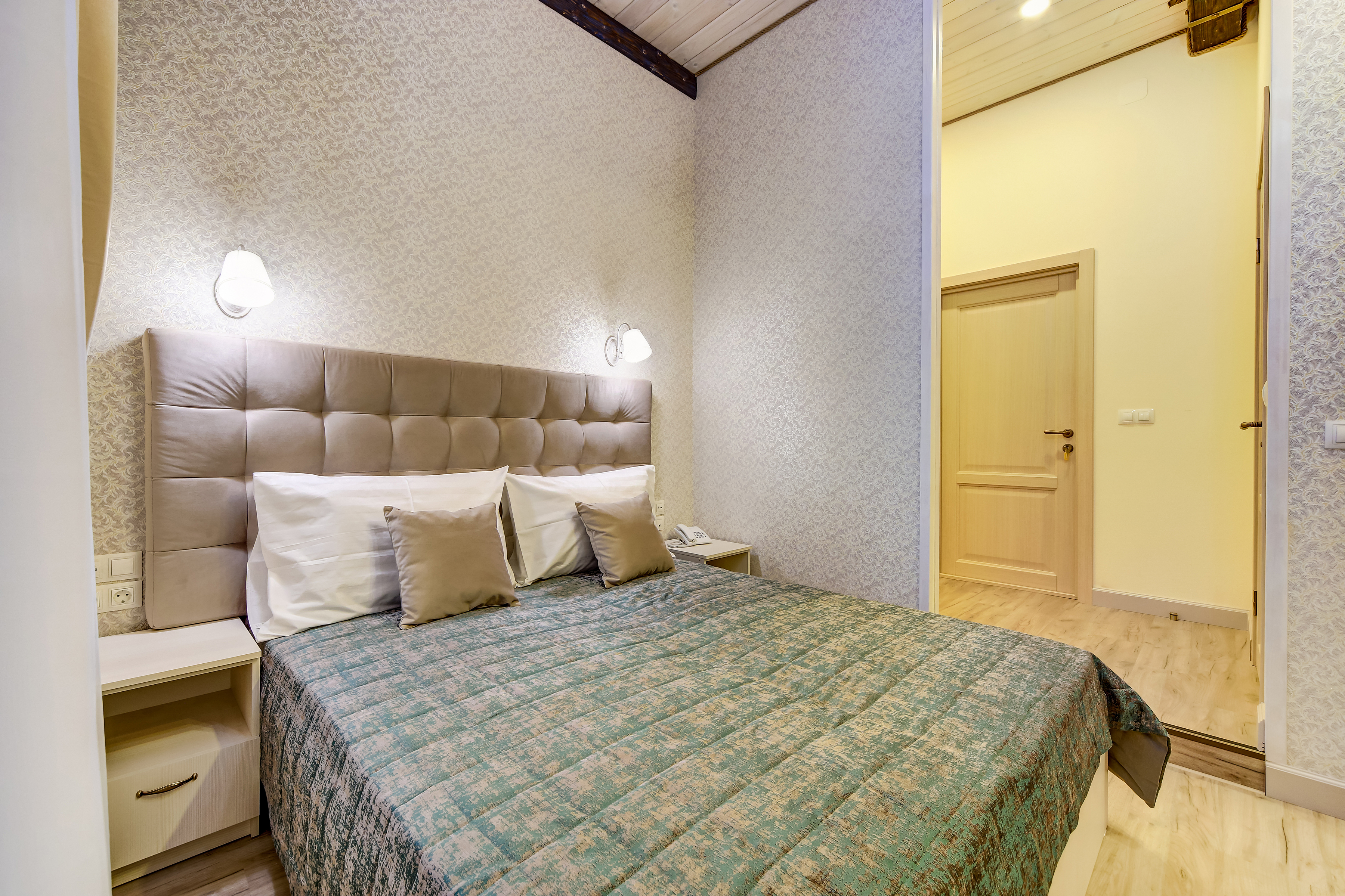 Guest rooms at Chaykovskogo 22