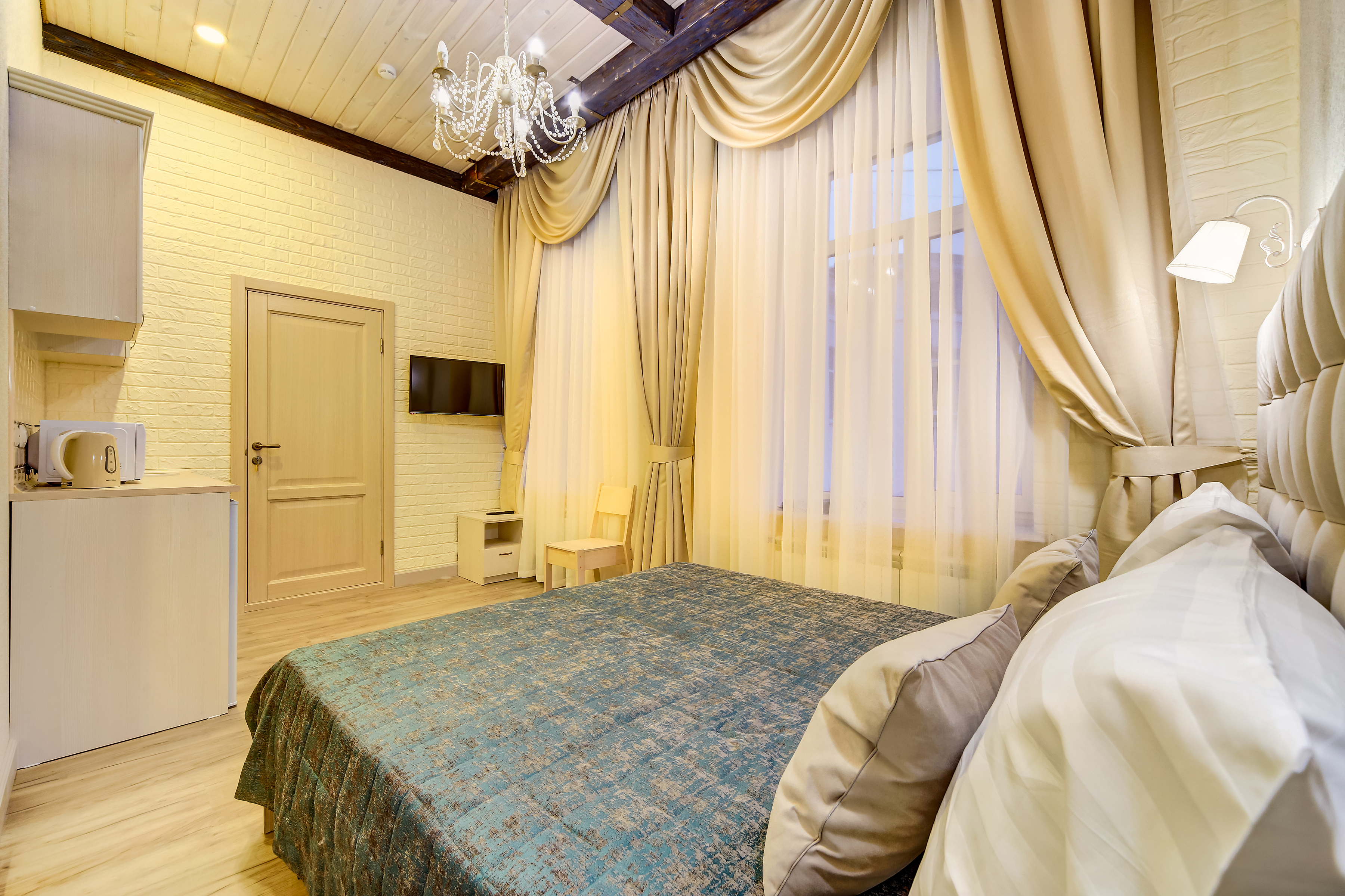 Guest rooms at Chaykovskogo 22