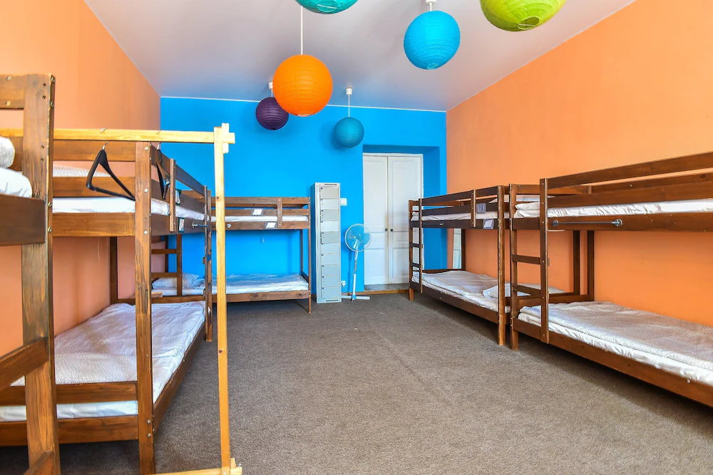 Art Mir Na Nevskom Hostel