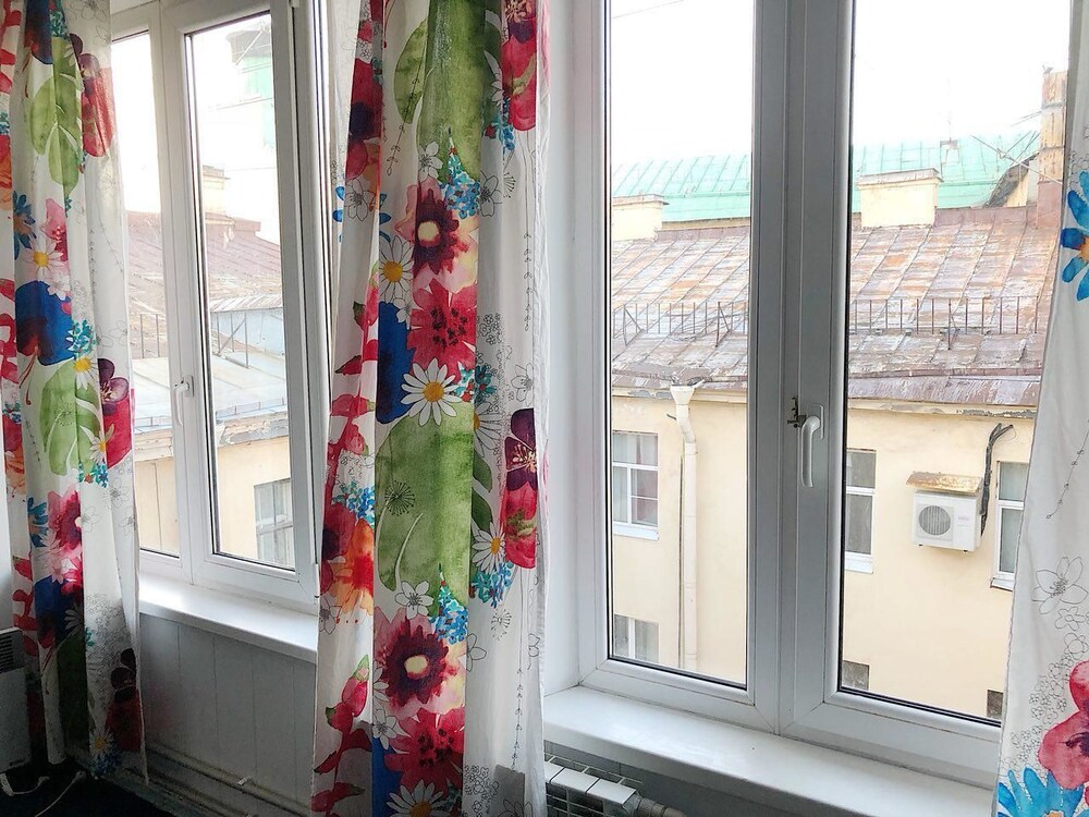 Art Mir Na Nevskom Hostel