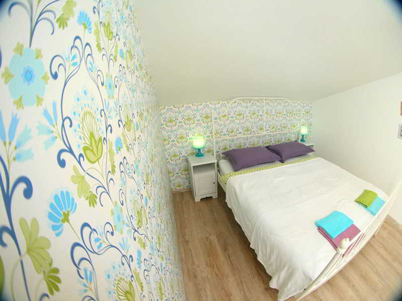 Baby Lemonade Hostel