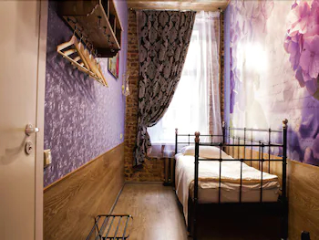 Bonjour Hotel