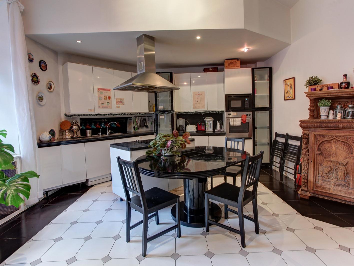 Broadsky hostel