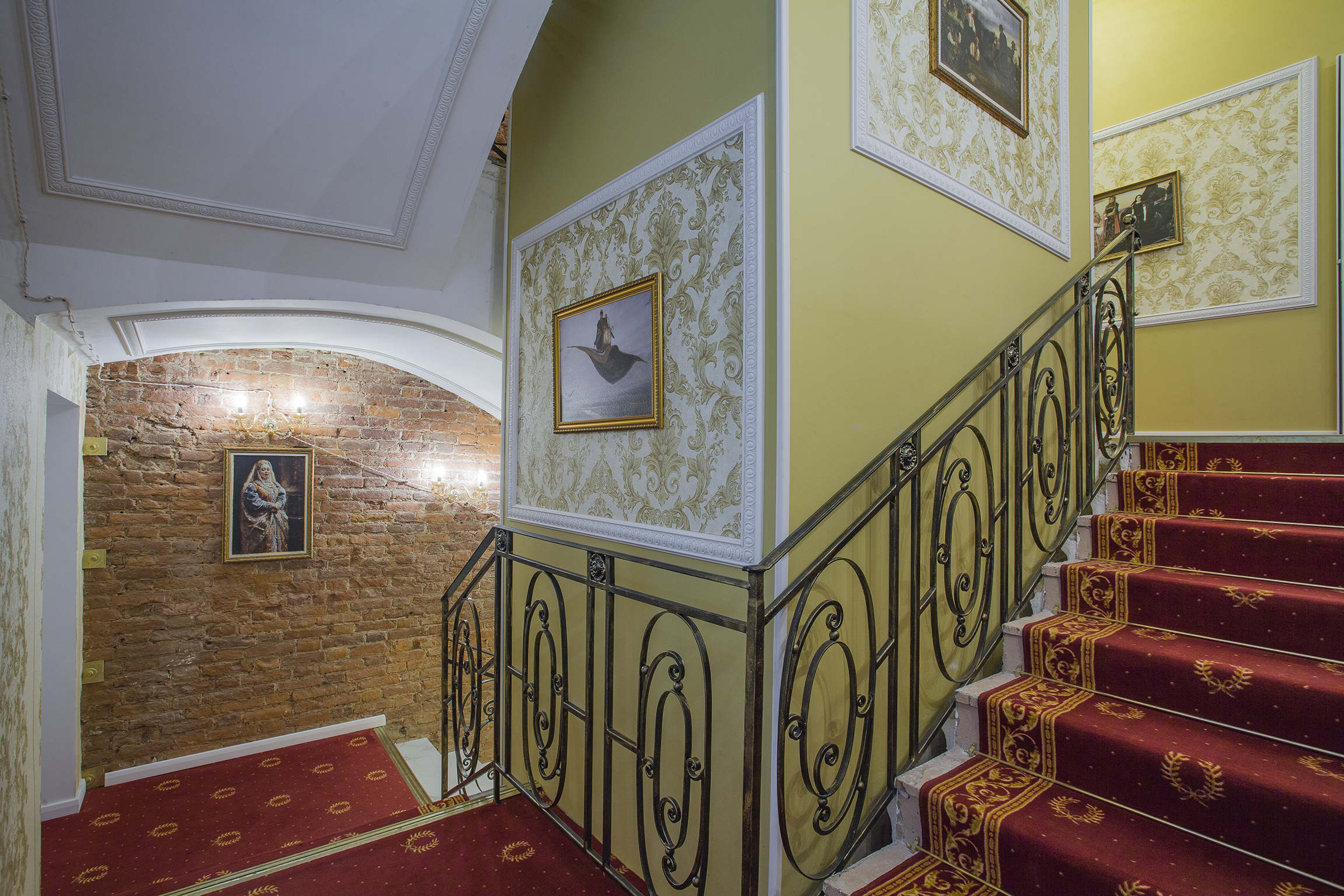 Catherine Art Hotel