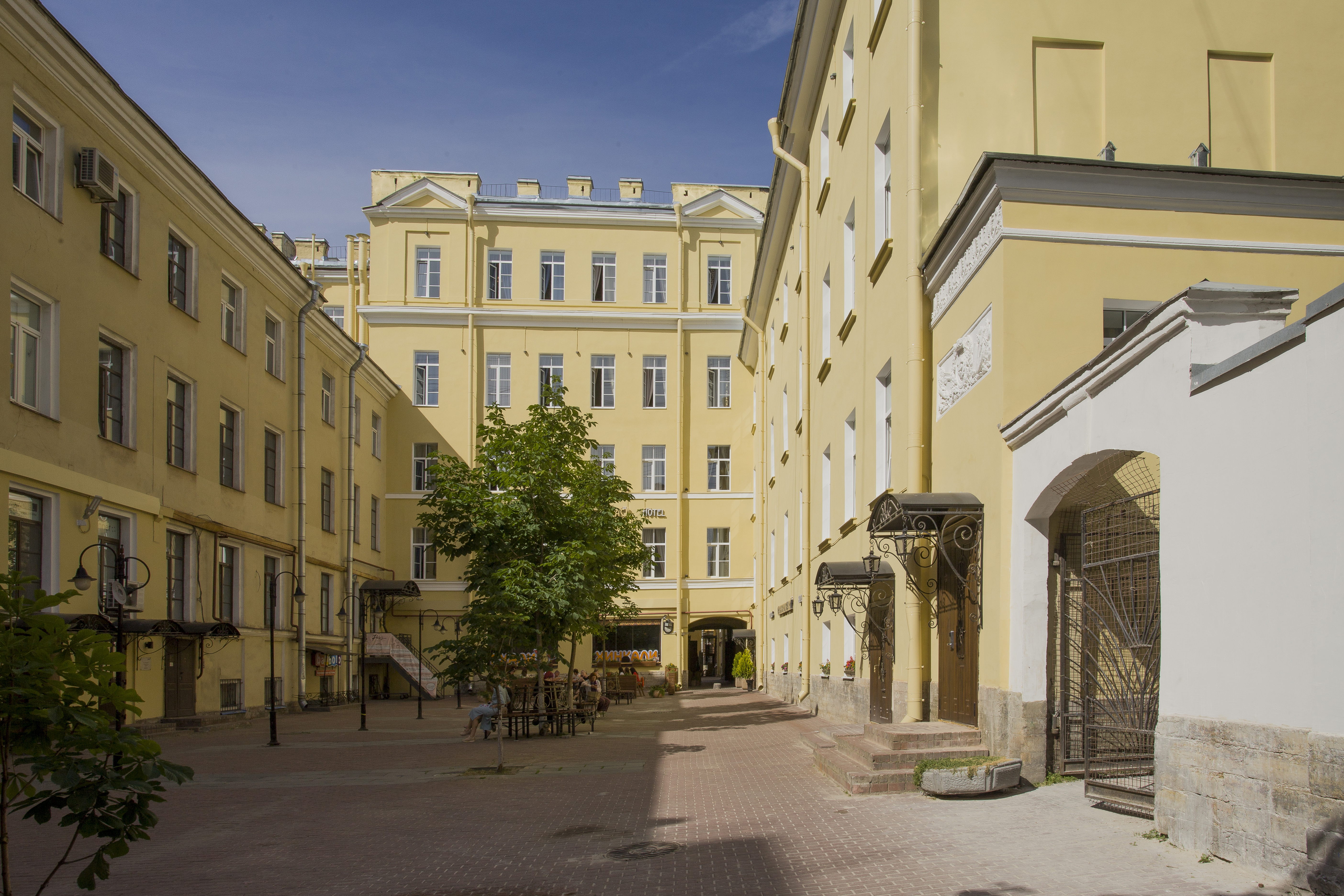 Catherine Art Hotel