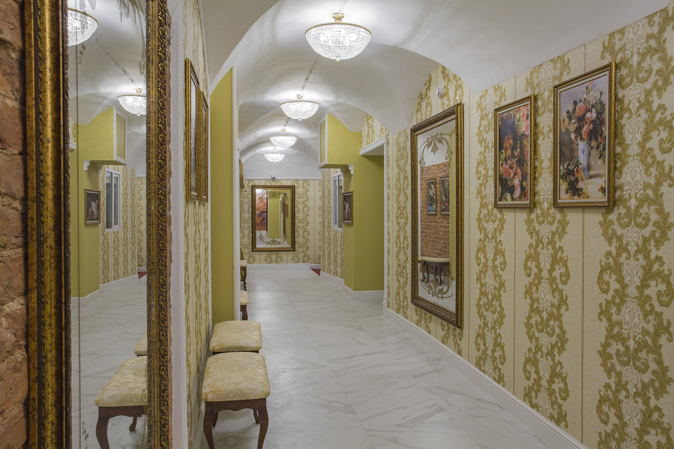 Catherine Art Hotel