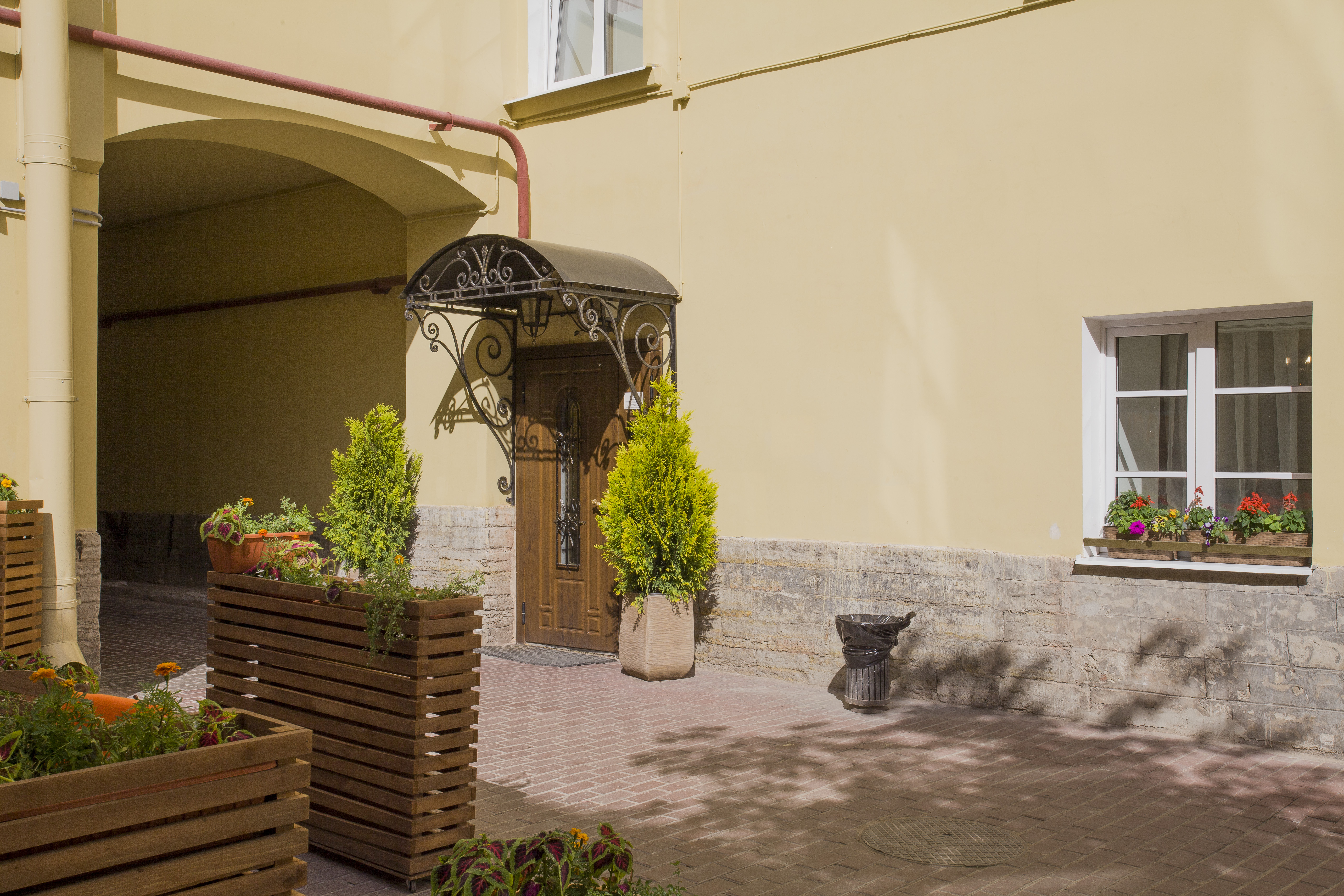 Catherine Art Hotel