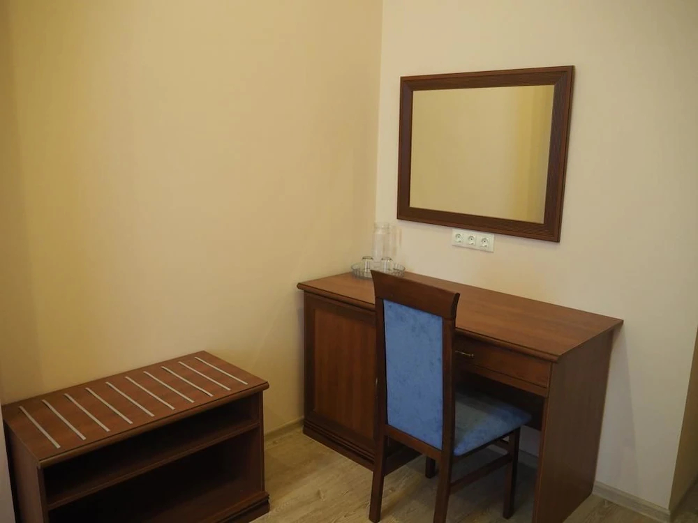 Dell Arte Hotel