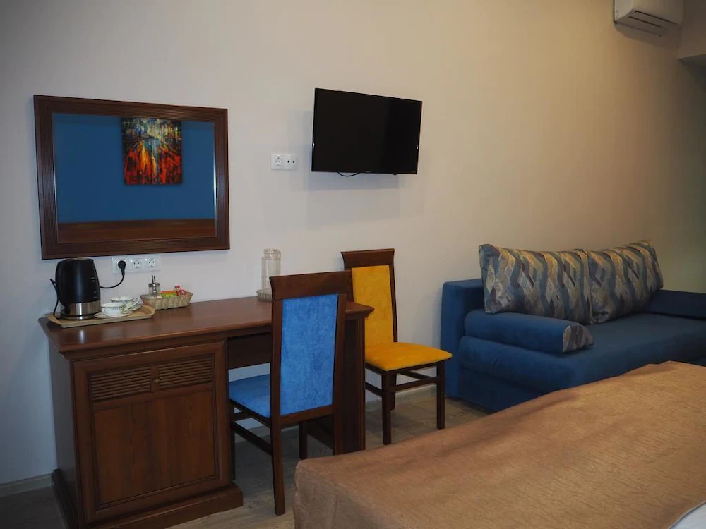 Dell Arte Hotel