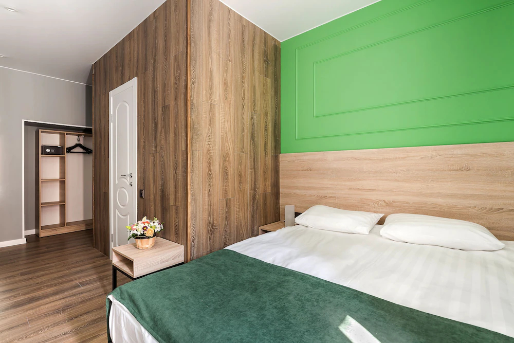 Demut Hotel