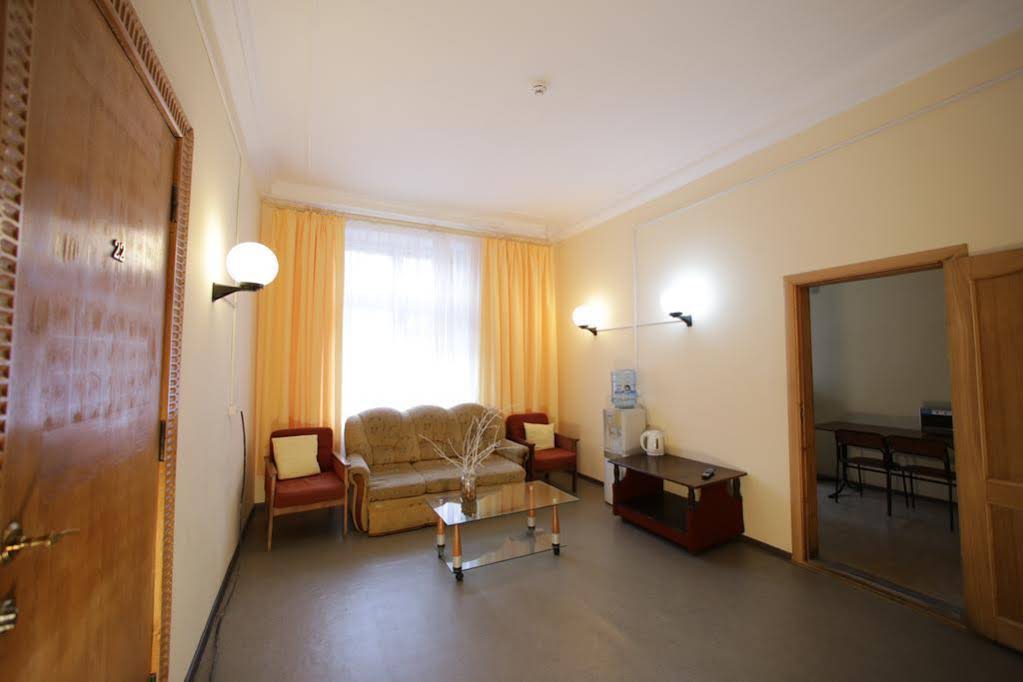Dom Hostel