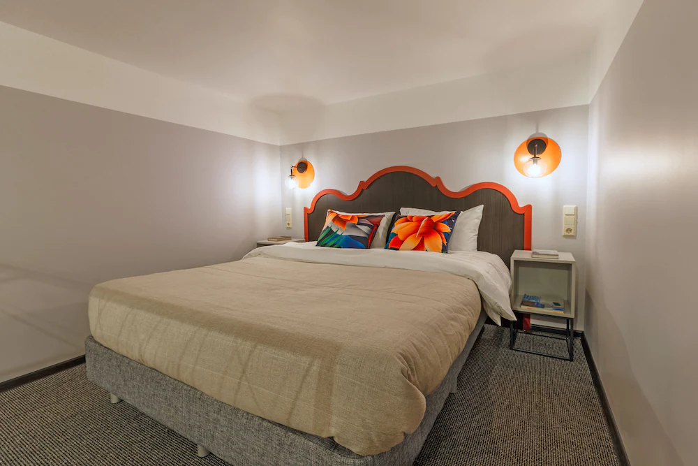 Expo Hotel