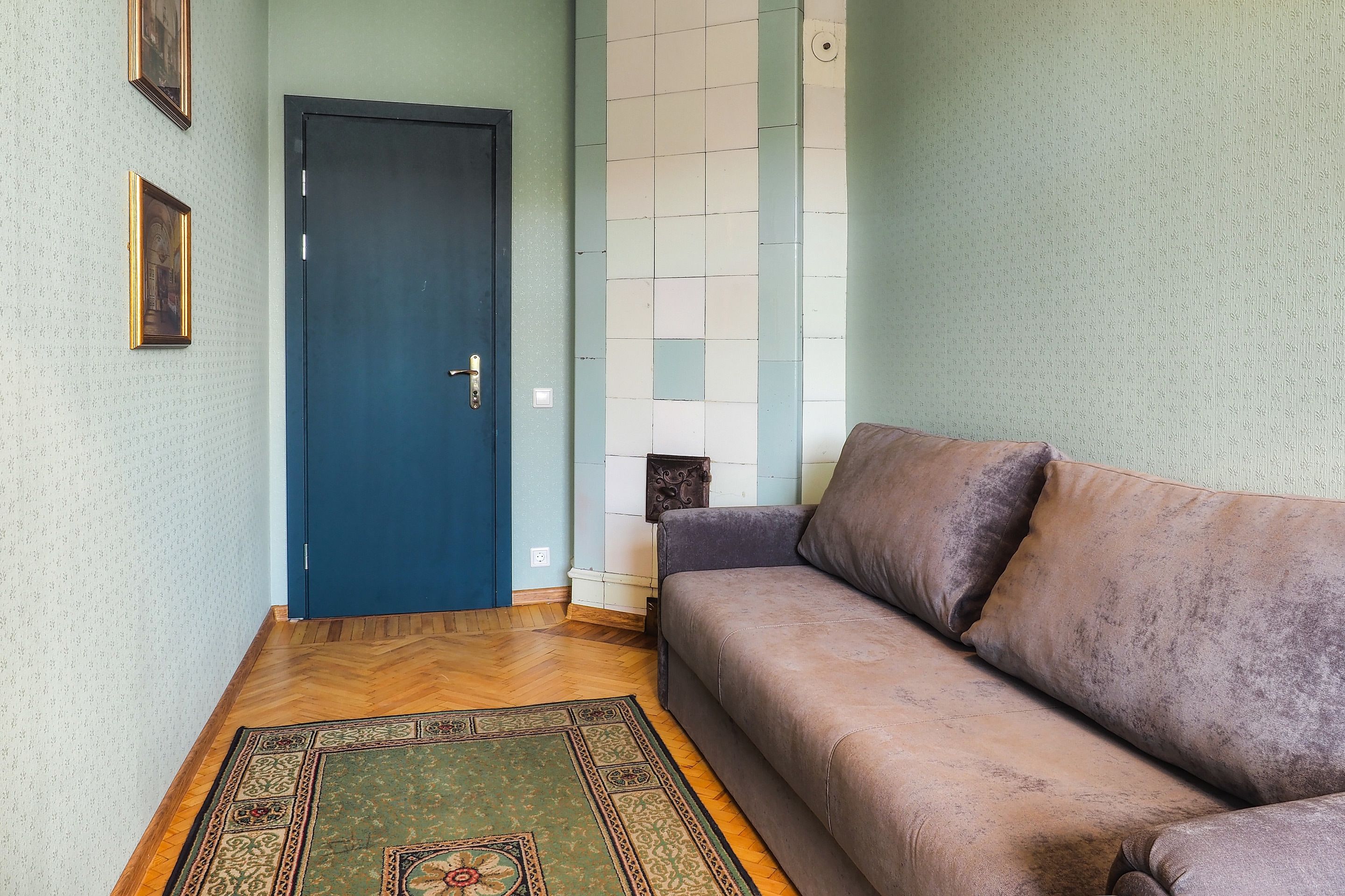 Friends Rooms On Vosstaniya