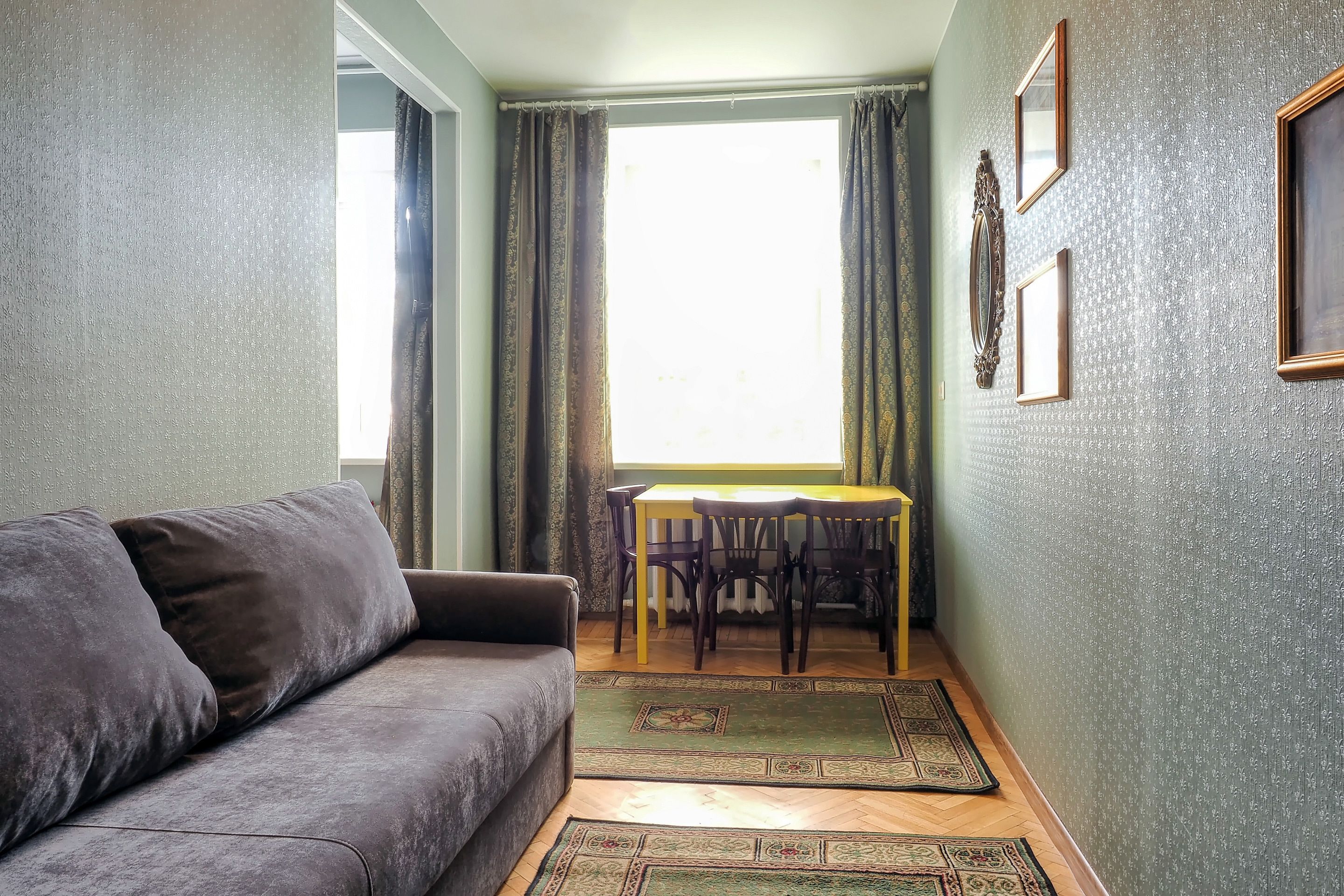 Friends Rooms On Vosstaniya