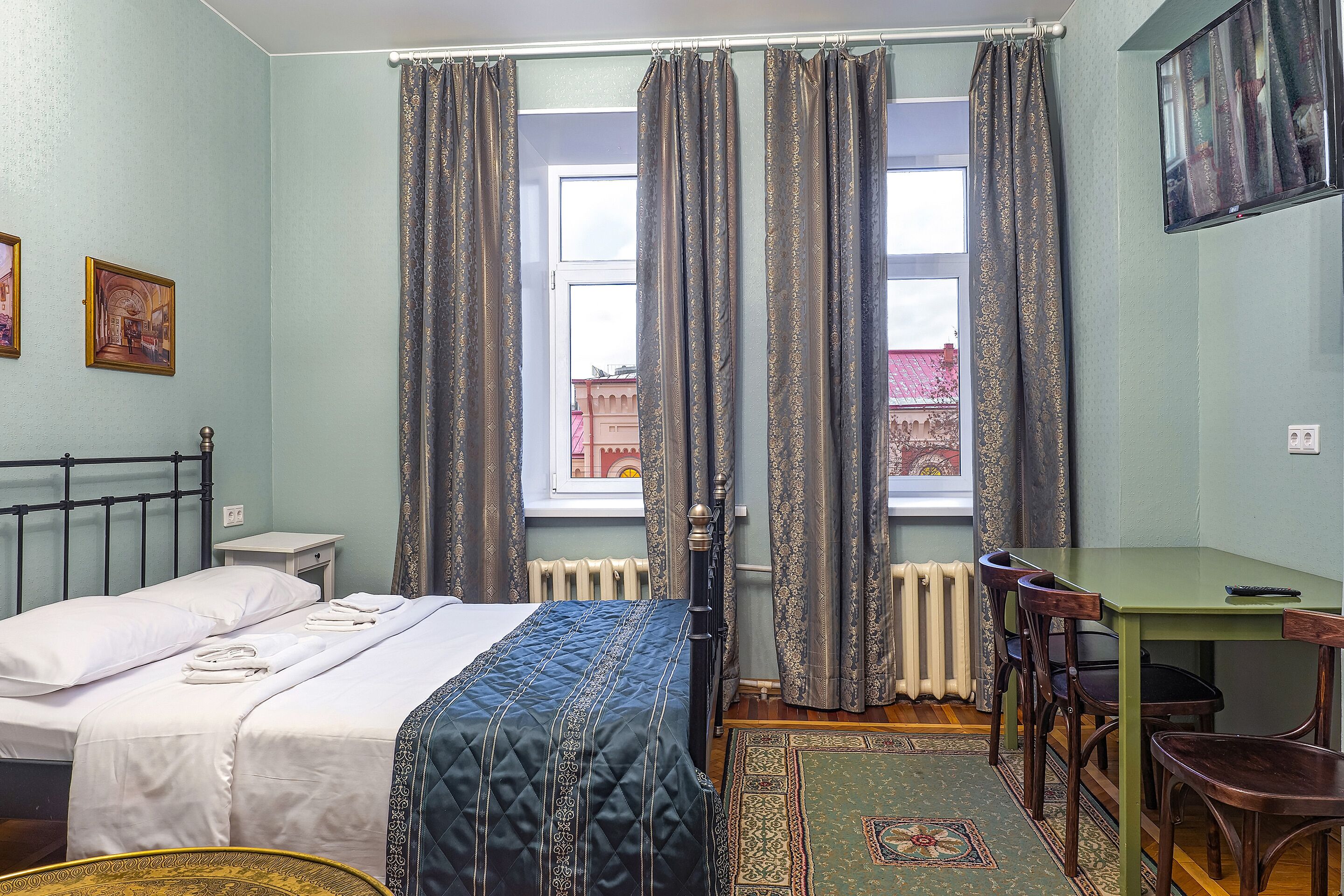 Friends Rooms On Vosstaniya