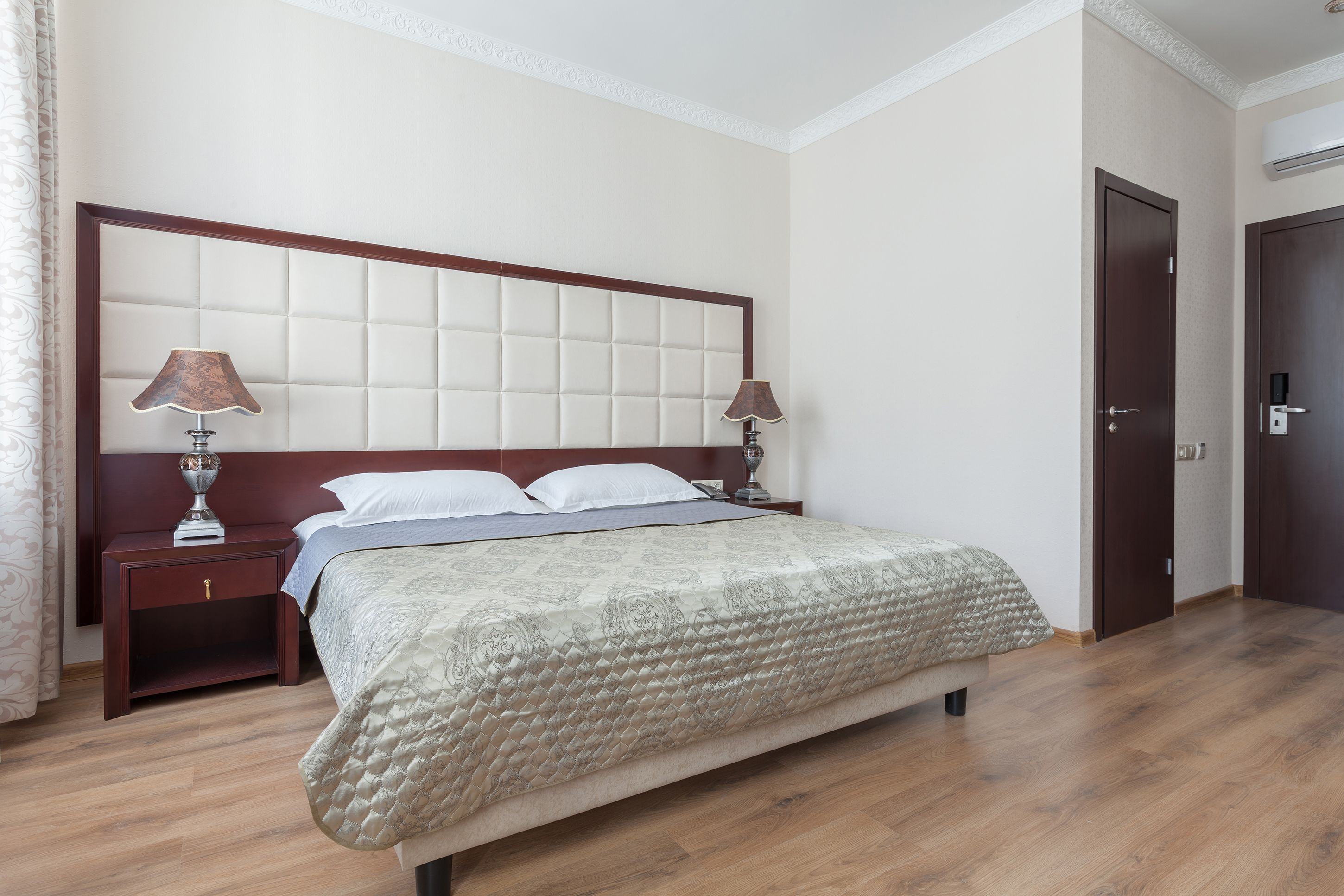 Grand Lion Hotel