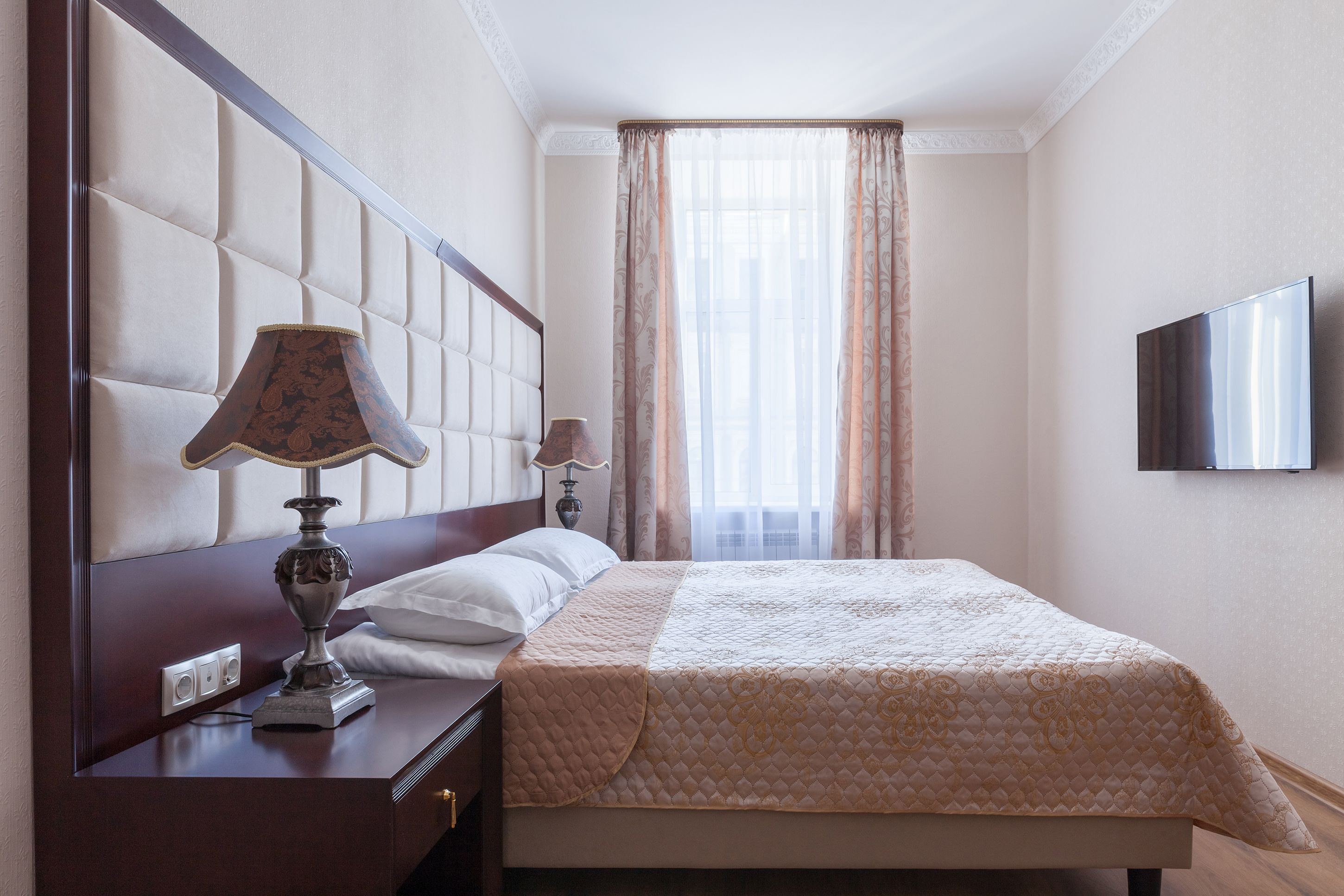 Grand Lion Hotel