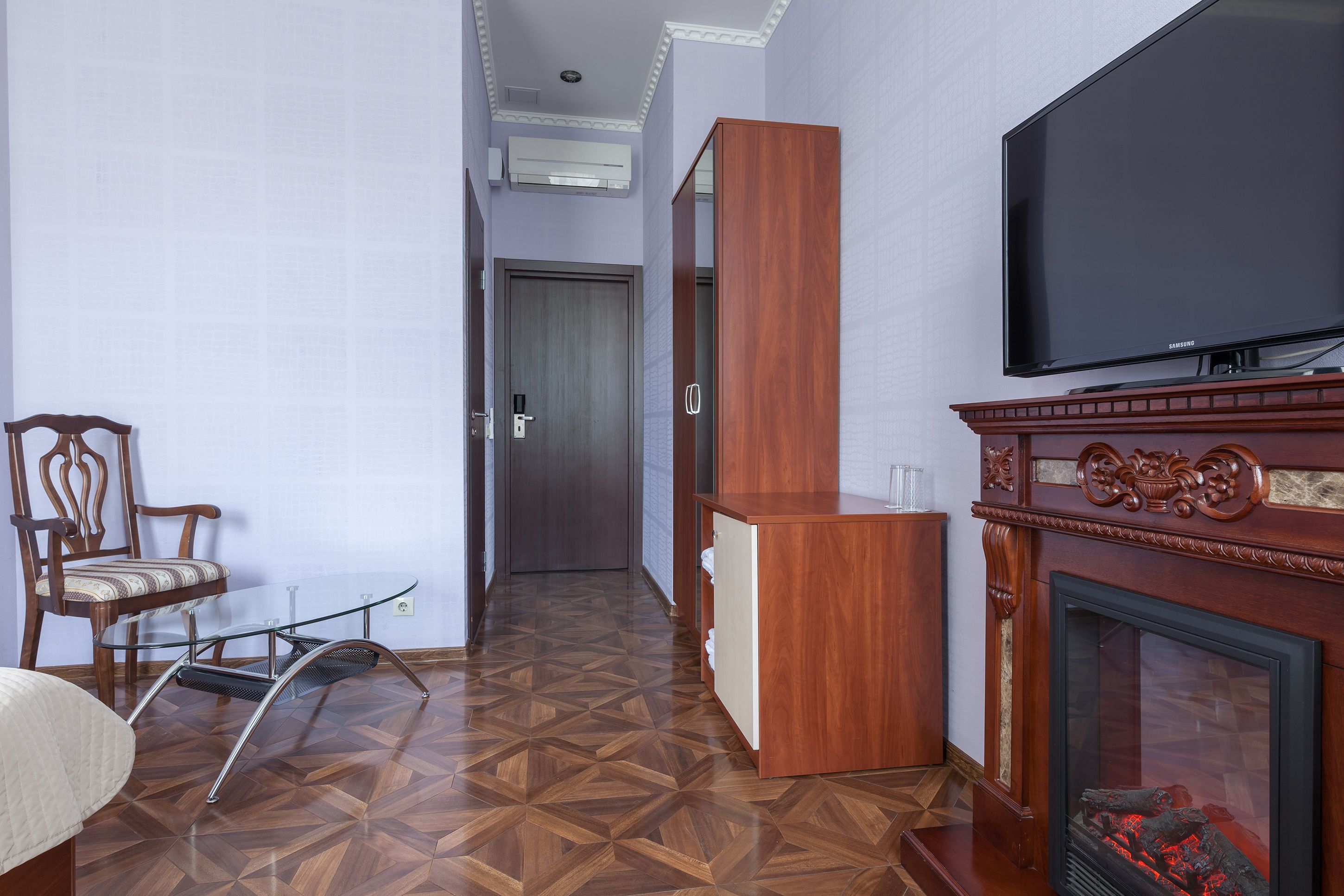 Grand Lion Hotel