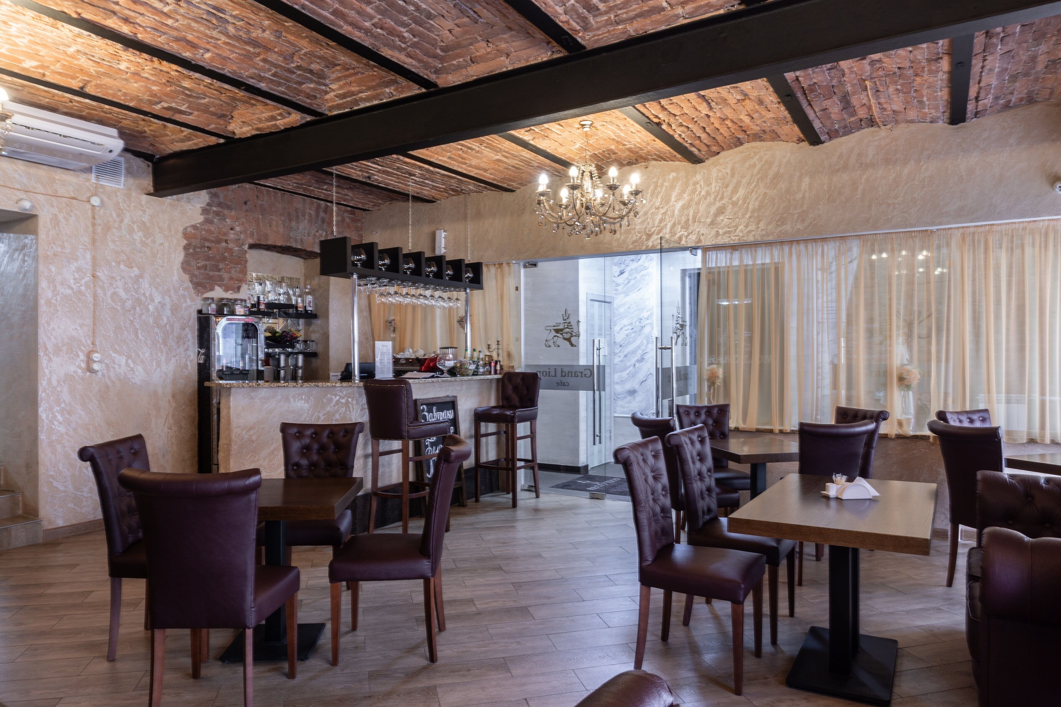 Grand Lion Hotel